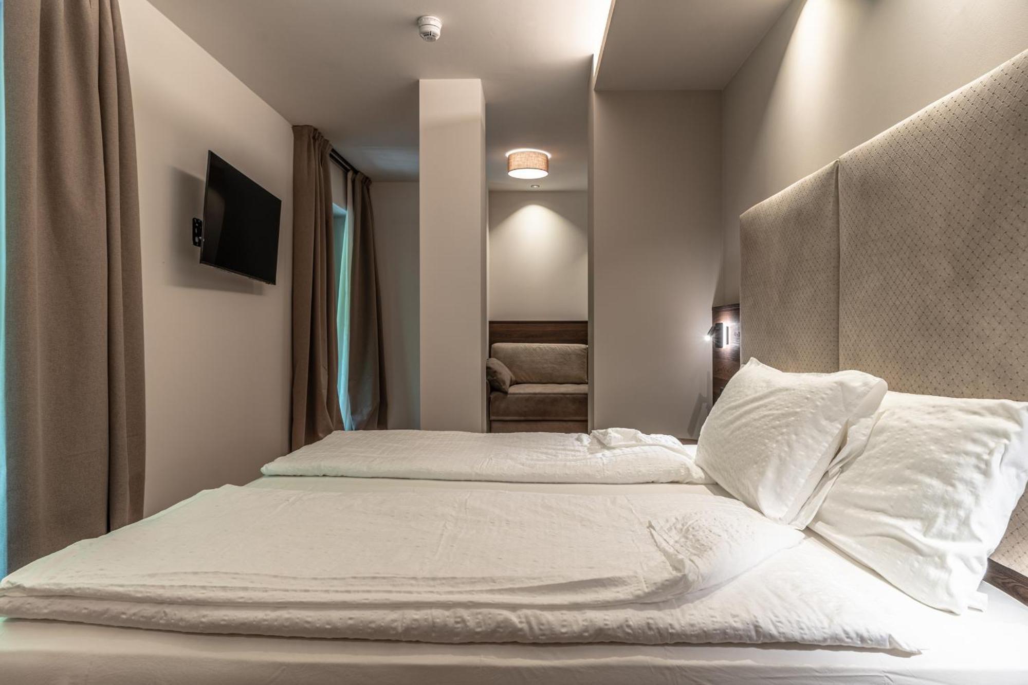 Hotel Ariston Levico Terme Exterior photo