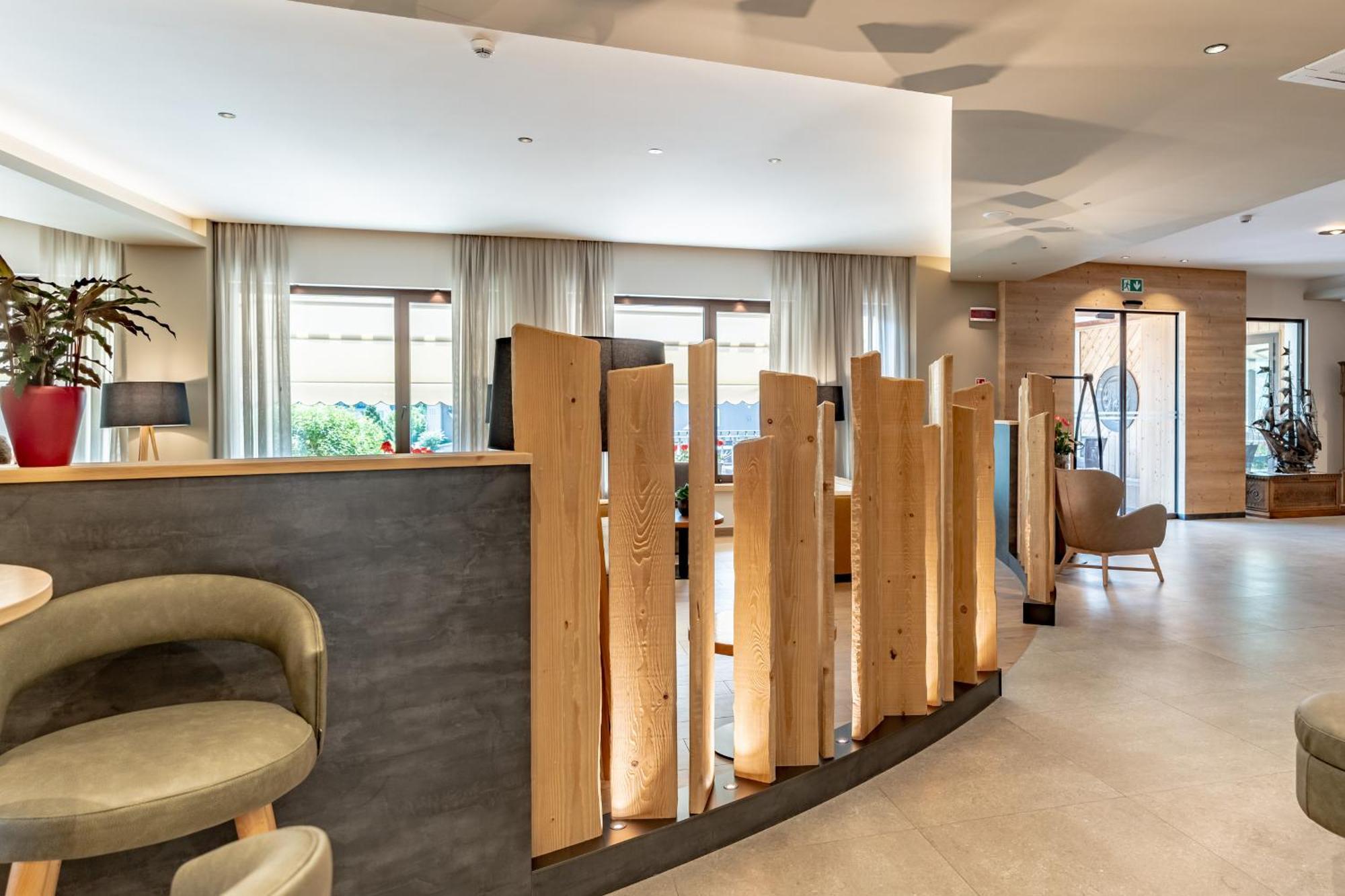 Hotel Ariston Levico Terme Exterior photo